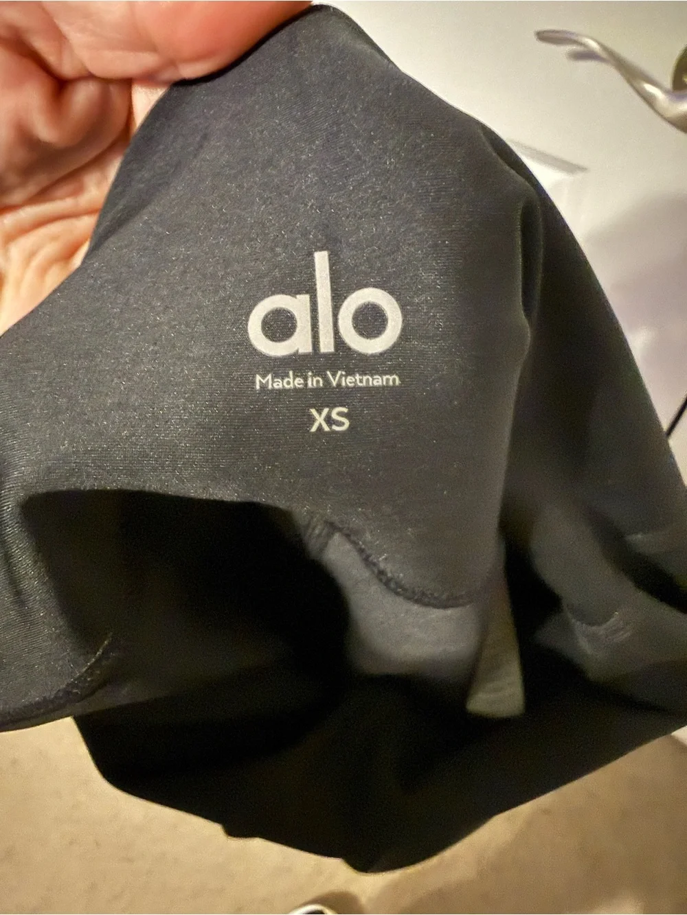NEW! NWT! ALO Yoga High-Waist Air Lift 7/8 Black Leggings, XS, - Picture 8 of 8
